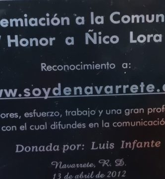 Detalle de la placa de reconocimiento entregada a SoydeNavarrete.com durante la 4ta Premiación a la Comunicación "Honor a Ñico Lora", celebrada en Navarrete el 13 de abril de 2012.