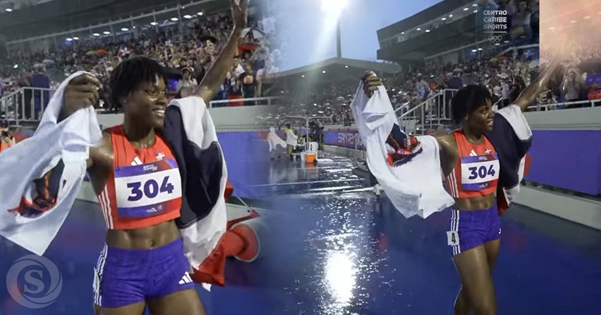 Marileidy Paulino celebra la medalla de oro y el nuevo récord en los 400 metros durante los Juegos Centroamericanos y del Caribe Santo Domingo 2026.